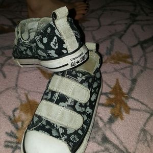 Toddlers converse sneakers